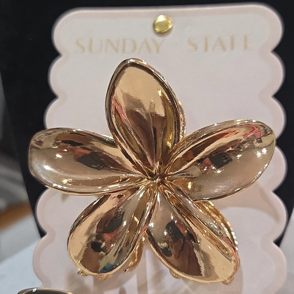 💛▪️Sunday State ▪️Shiny Gold Floral and Butterfly 2pc  Hair Metal  Clips